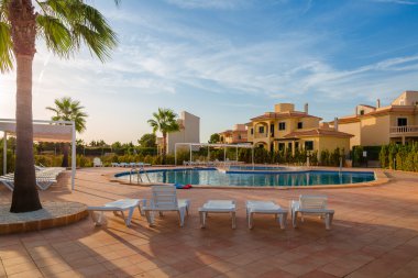 Palm ile güneşli yazlık