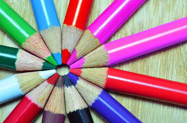 pencile, penciles, kırmızı pencile, siyah pencile