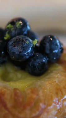 Tatlı masası, tatlı hamur işleri ve kremalı pasta. Enfes bir şekerleme konsepti. Yüksek kalite 4k görüntü