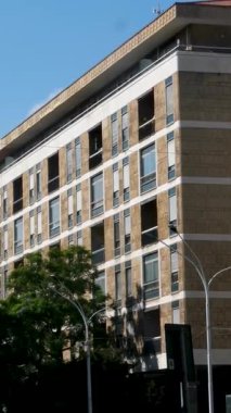 Catania Sicilya 'nın eski binaları, balkonları, taş kaldırımları ve otantik İtalyan kentsel Catania Sicilya' sı 10.05.2025 'i gösteren ılık Akdeniz ışığıyla dolu caddeleri.