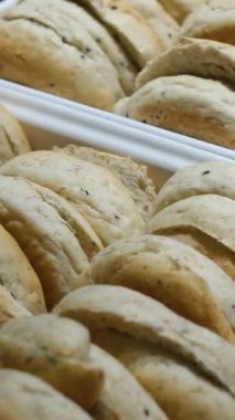 Ekmek ve rulo ekmek de dahil çeşitli fırın ürünleri. Yüksek kalite 4k görüntü