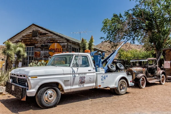 Vecchio relitto di auto a Hackberry General Store — Foto Stock