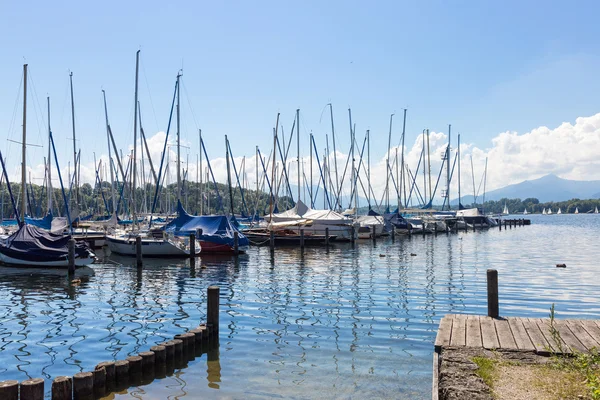 Μονοπάτι ποδήλατο γύρω από τη λίμνη Chiemsee, Βαυαρία, Γερμανία — Φωτογραφία Αρχείου