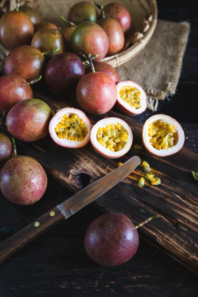 Frutas de la pasión púrpura —  Fotos de Stock