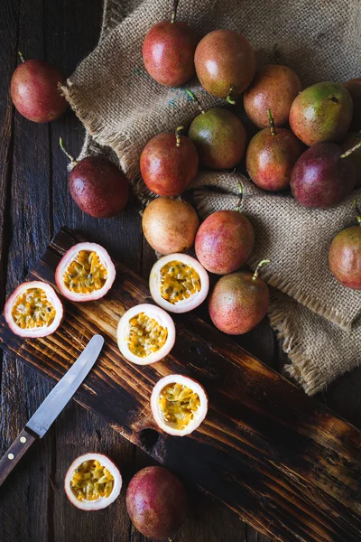 Frutas de la pasión púrpura —  Fotos de Stock