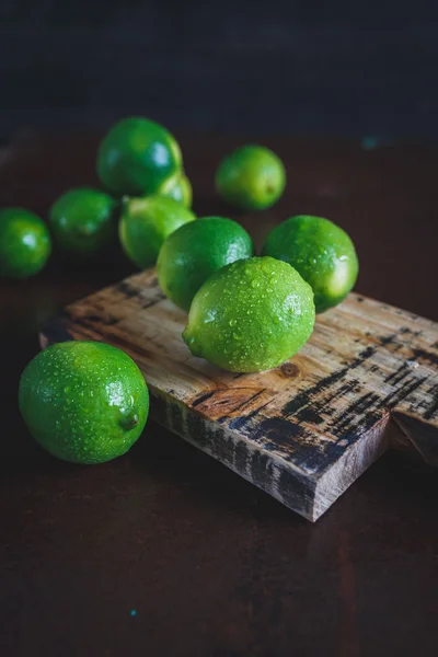 Green lemons group — Stock Photo, Image