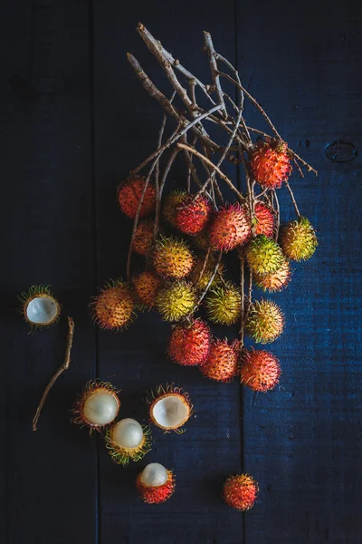 Grupo de rambutanos vermelhos — Fotografia de Stock