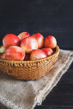 Olgun kırmızı şeftali