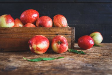 Olgun kırmızı şeftali