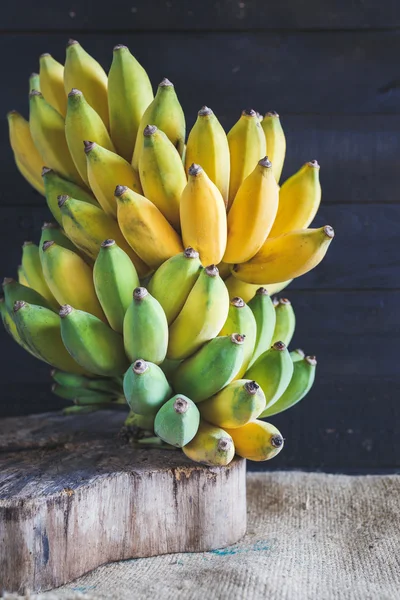 Bananas amarelas maduras — Fotografia de Stock