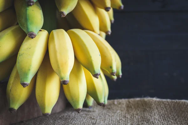 Стиглі банани жовтий — стокове фото