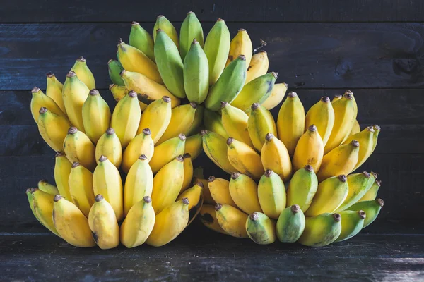 Bananas amarillas maduras —  Fotos de Stock