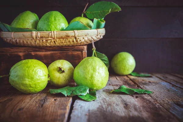 Groene Vietnamees guaves — Stockfoto