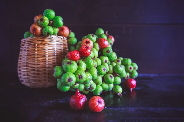 Czerwone, zielone figi — Zdjęcie stockowe
