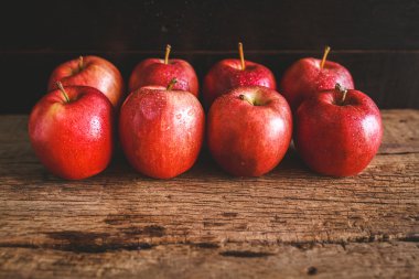 Taze, Kırmızı elma