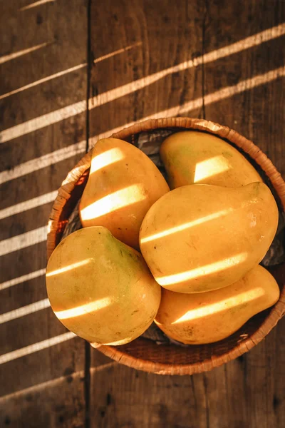 Fresh,Yellow Mangoes — Stock Photo, Image