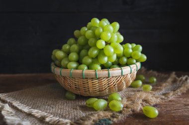 taze yeşil üzüm 