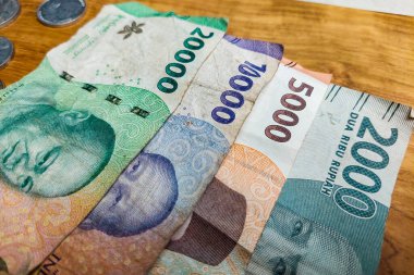 Negara Bankası 'nın Kapanışı Endonezya Banknotları 10.000, 2,000, 5,000 ve 20,000 Rupiah