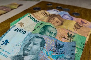 Negara Bankası 'nın Kapalı Banknotları 10.000, 2,000, 5,000 ve 20,000 Rupiah ve Coins değerlerinde.