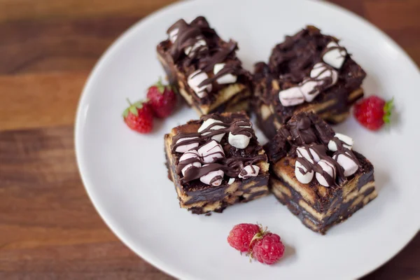 Çikolatalı bisküvi kek.