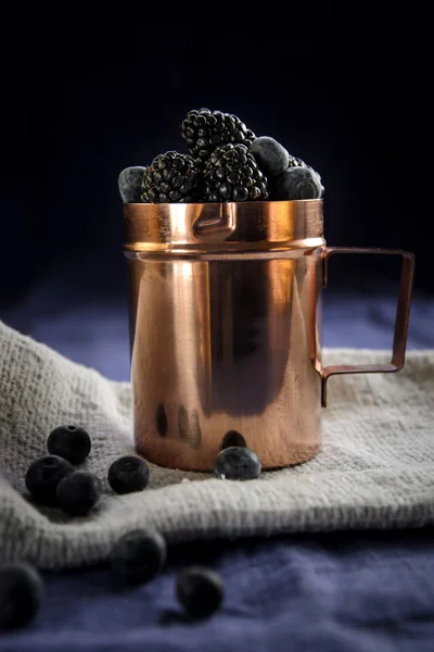 Çilek ile bakır Kupası