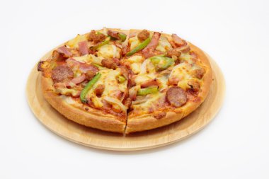 Tahta tepside pizza..