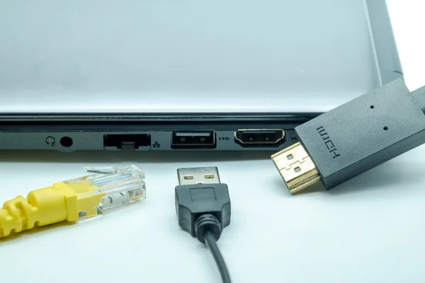 Cable SB, cable LAN y HDMI — Foto de Stock