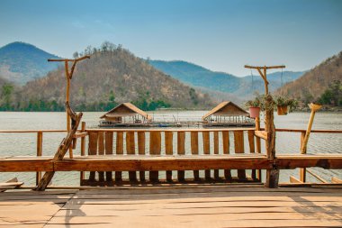 Geri kalanı için koltuk.