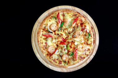 Tahta tepside pizza..