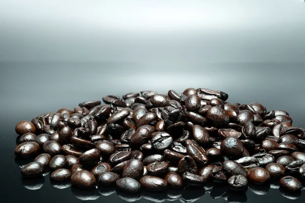 Roasted coffee beans. — Stock Photo, Image