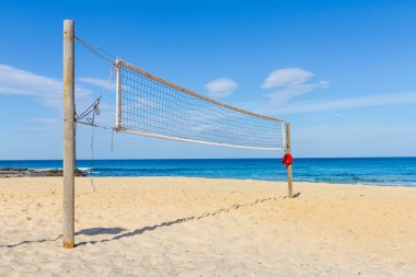 Plajda voleybol ağı 