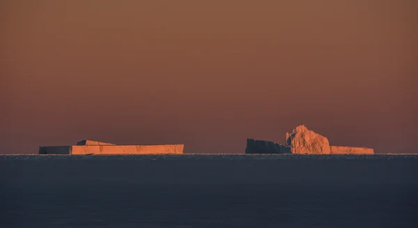 Buzdağı Antarktika günbatımı — Stok fotoğraf
