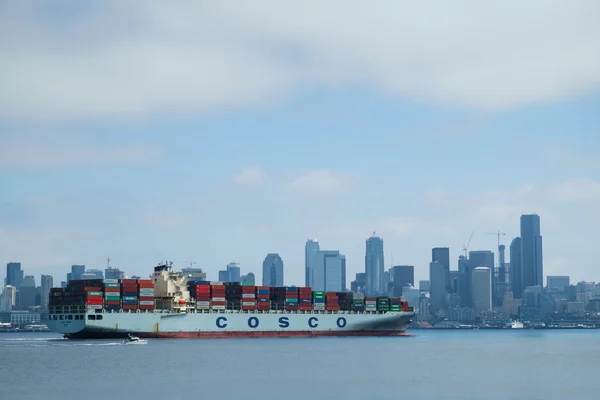 Nave portacontenedores llegando a Seattle — Foto de Stock