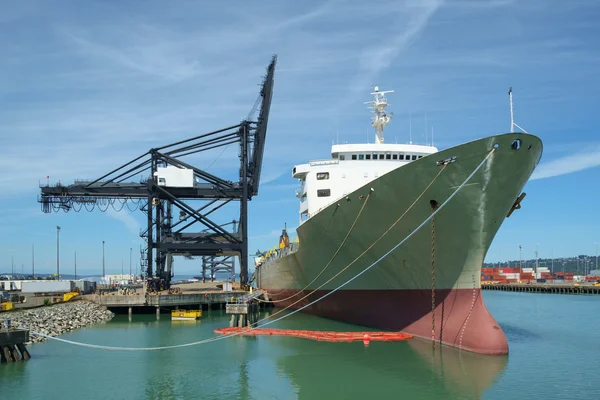 Konteyner gemisi dock