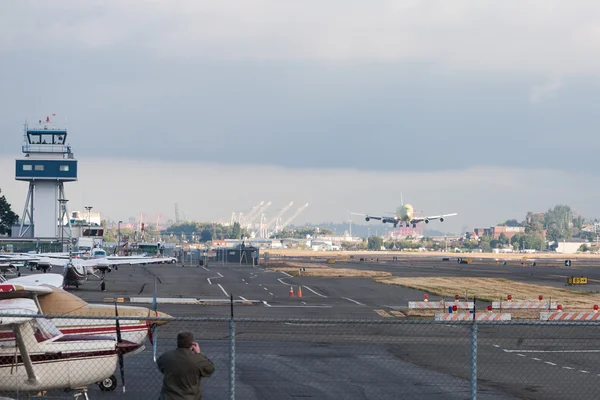 İlk Dreamlifter kargo uçağı