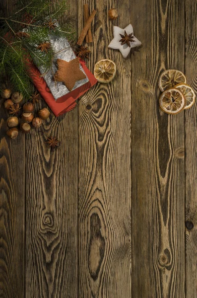 Noel ağacı, Çerezler, ahşap bir masa fındık. Metin için yer