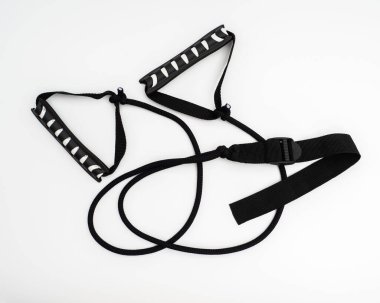 Hafif ve mobil spor eğitmeni, tüm kas gruplarının hızlı ve pratik eğitimi için trx döngüleri