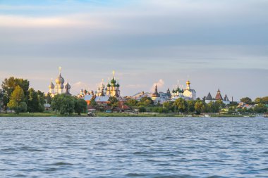 Lake Nero, Rostov Veliky, Rusya'dan Manastırı görünümünü