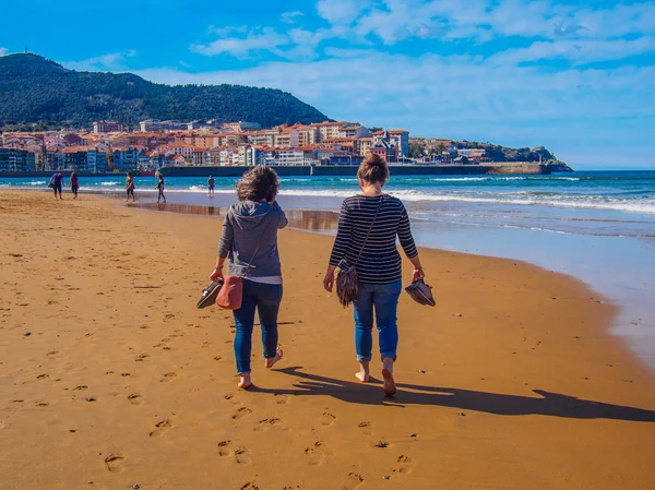 Isla de la playa de Lekeitio en día soleado — Foto de Stock