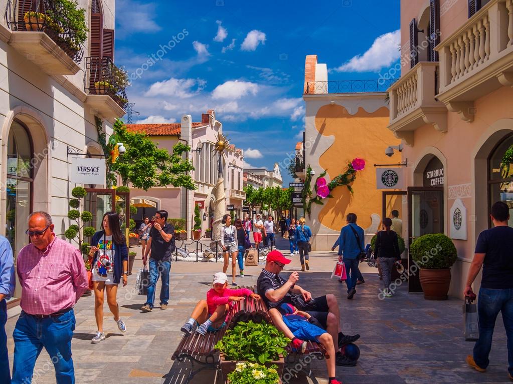 La Roca Village, Shopping near Barcelona