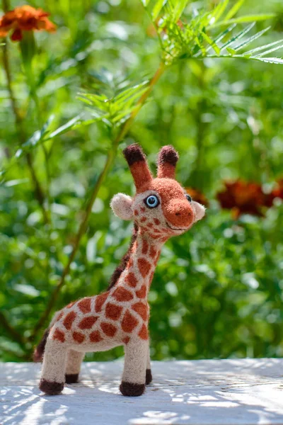 Carino Divertente Piccolo Giocattolo Fatto Mano Giraffa Lana Infeltrimento Lana — Foto Stock