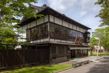 Japon dağlık adası Hokkaido 'nun başkenti Sapporo, bira, kayak ve yıllık Sapporo Kar Festivali ile ünlüdür. 