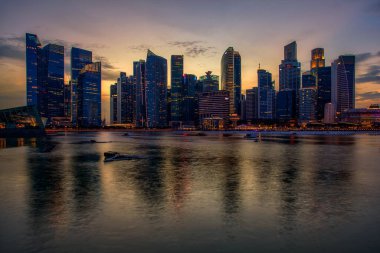 Singapur, resmi adıyla Singapur Cumhuriyeti, Güneydoğu Asya 'da bulunan bağımsız bir ada-şehir devletidir..