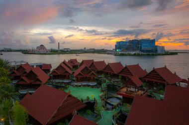 Makassar Vertical Hospital, Sağlık Bakanlığı (Kemenkes RI) tarafından yönetilen ve Cumhurbaşkanı Joko Widodo tarafından Eylül 2024 'te hizmete giren Dikey UPT Hastanesi. 17 11 2025