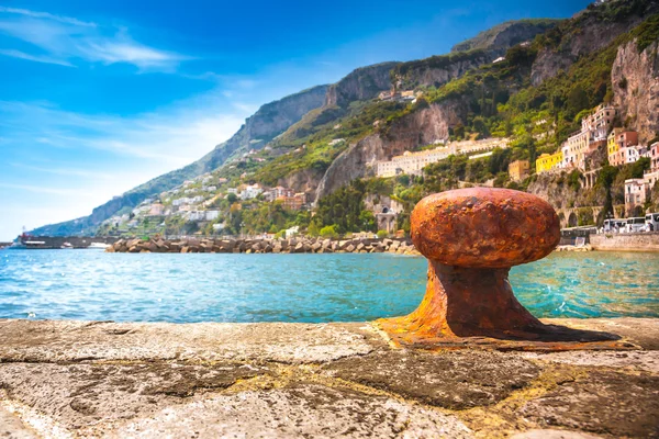 Dok in de haven van de mediterrane — Stockfoto