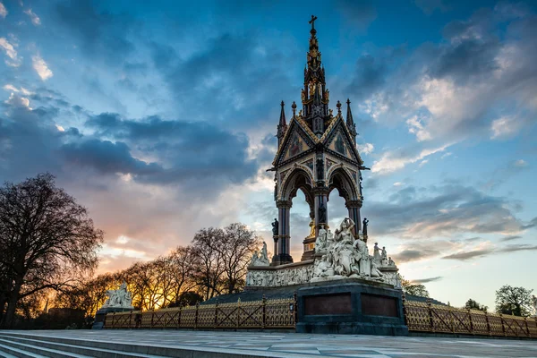 Monumento al Príncipe Alberto en Kensington Gardens — Foto de Stock