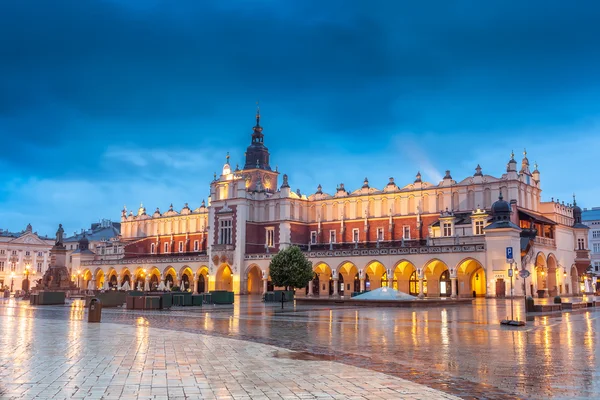 Paño Hall en la Plaza del Mercado, Cracovia — Foto de Stock