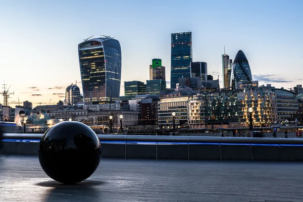 Ciudad de Londres en la noche — Foto de Stock