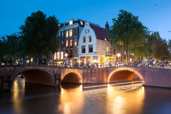 Amsterdam şehir akşam — Stok fotoğraf
