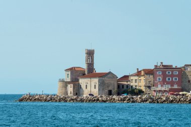 Sahil Akdeniz şehrin Piran, Slovenya